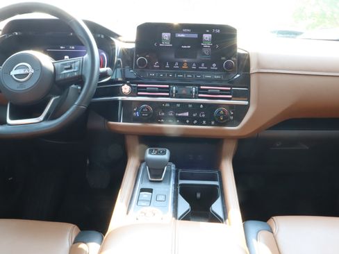 Used 2023 Nissan Pathfinder Platinum w/ Cargo Package AWD/4WD image 12