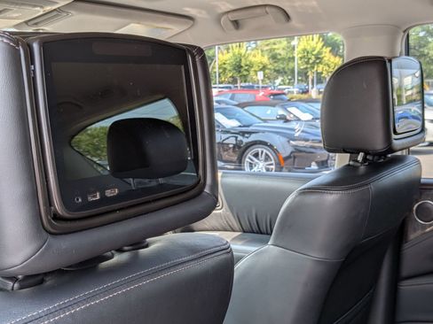 Used 2022 Nissan Armada Platinum w/ Captain's Chairs Package RWD image 33