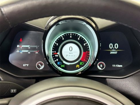 Used 2022 Aston Martin V8 Vantage Coupe image 17