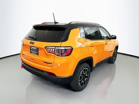 New 2026 Jeep Compass Trailhawk w/ Sun, Sound & Navigation Group AWD/4WD image 7