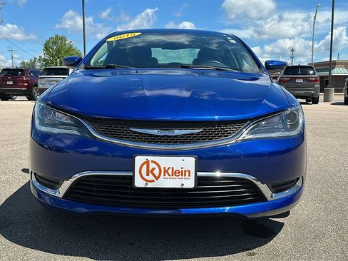 Used 2015 Chrysler 200 Limited w/ Convenience Group FWD image 2