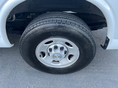 Used 2023 Chevrolet Express 3500 LT w/ LT Preferred Equipment Group image 11