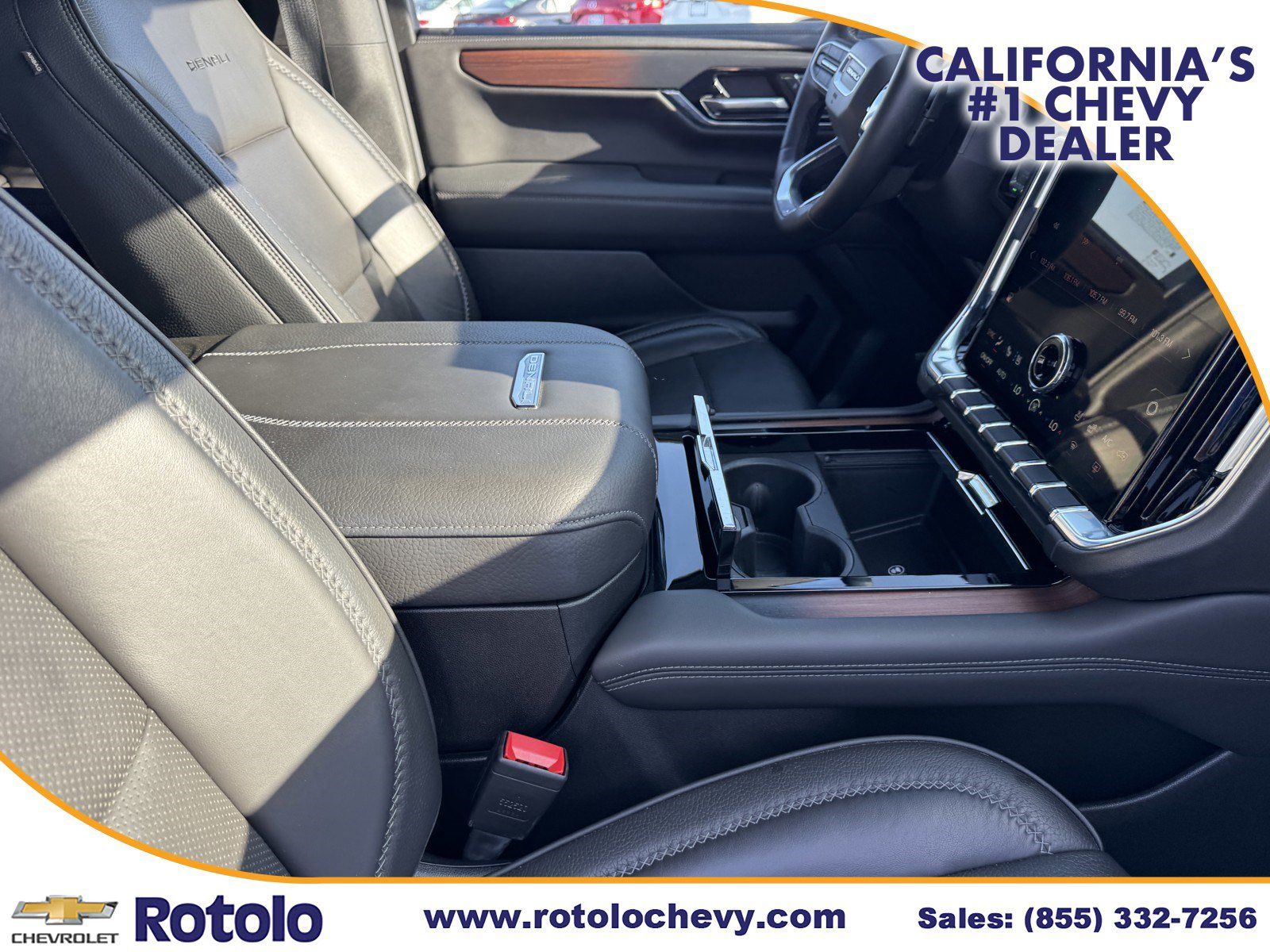 Used 2025 GMC Yukon XL Denali AWD/4WD image 8