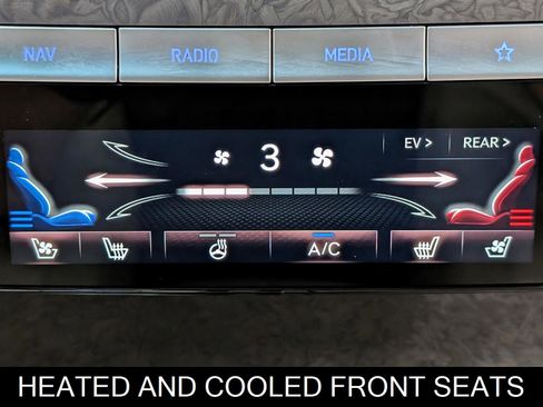 Used 2024 Genesis G80 image 29