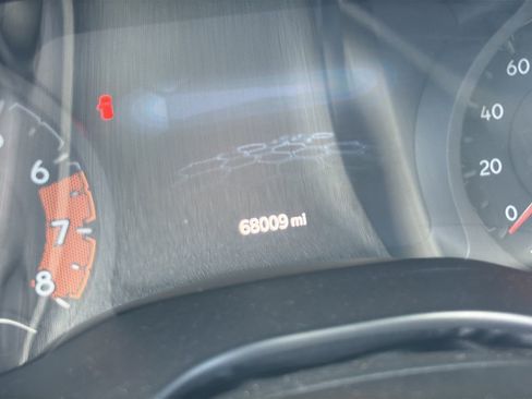 Used 2024 Jeep Compass Latitude AWD/4WD image 3