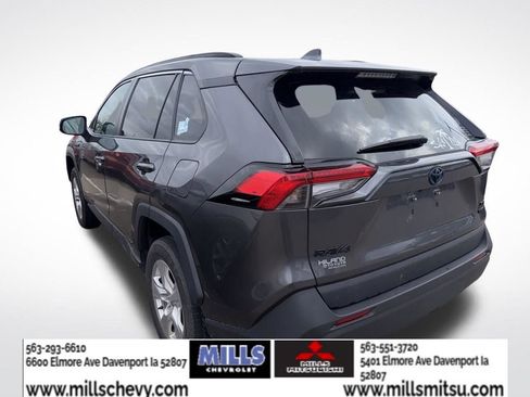 Used 2021 Toyota RAV4 XLE w/ Convenience Package image 4