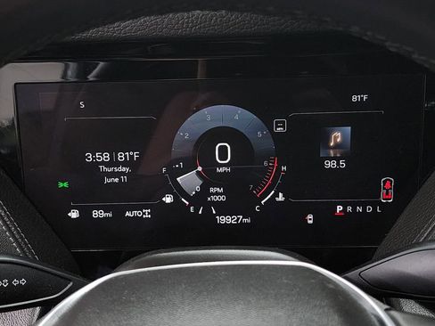Used 2025 GMC Yukon Denali AWD/4WD image 15