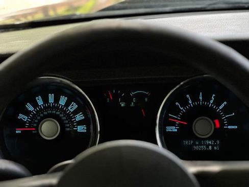 Used 2012 Ford Mustang Coupe image 27