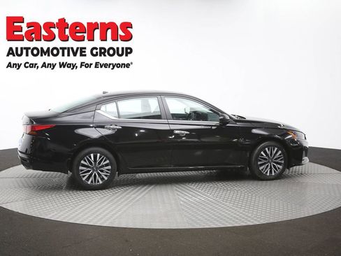 Used 2023 Nissan Altima 2.5 SV w/ SV Premium Package AWD/4WD image 45