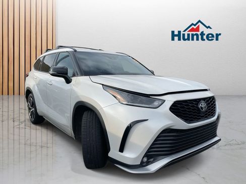 Used 2021 Toyota Highlander XSE image 1