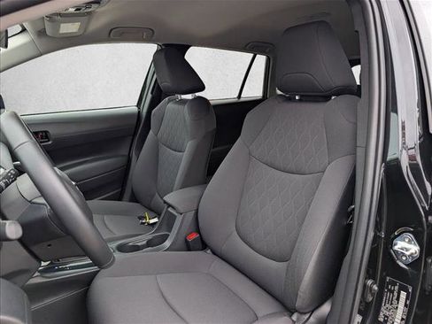 Certified 2022 Toyota Corolla Cross LE image 13