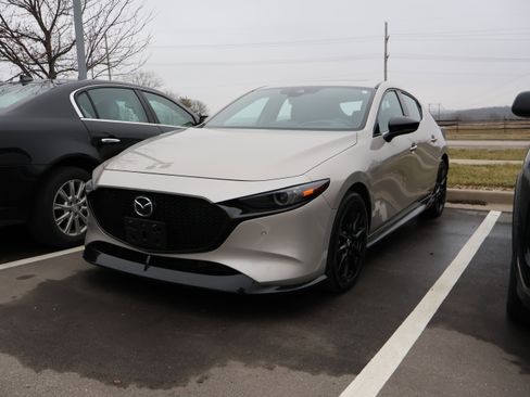 Used 2023 MAZDA MAZDA3 Hatchback w/ Appearance Package image 3
