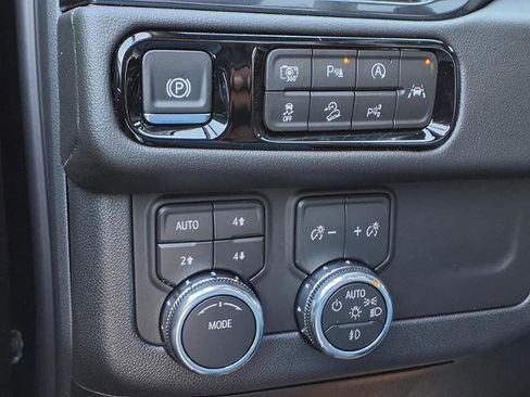 New 2026 GMC Yukon XL AT4 w/ AT4 Premium Package image 15