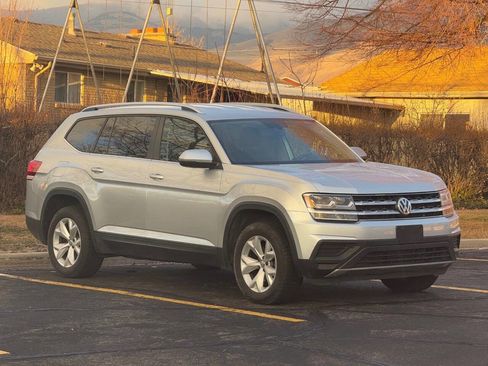 Used 2019 Volkswagen Atlas S w/ Towing Package image 3