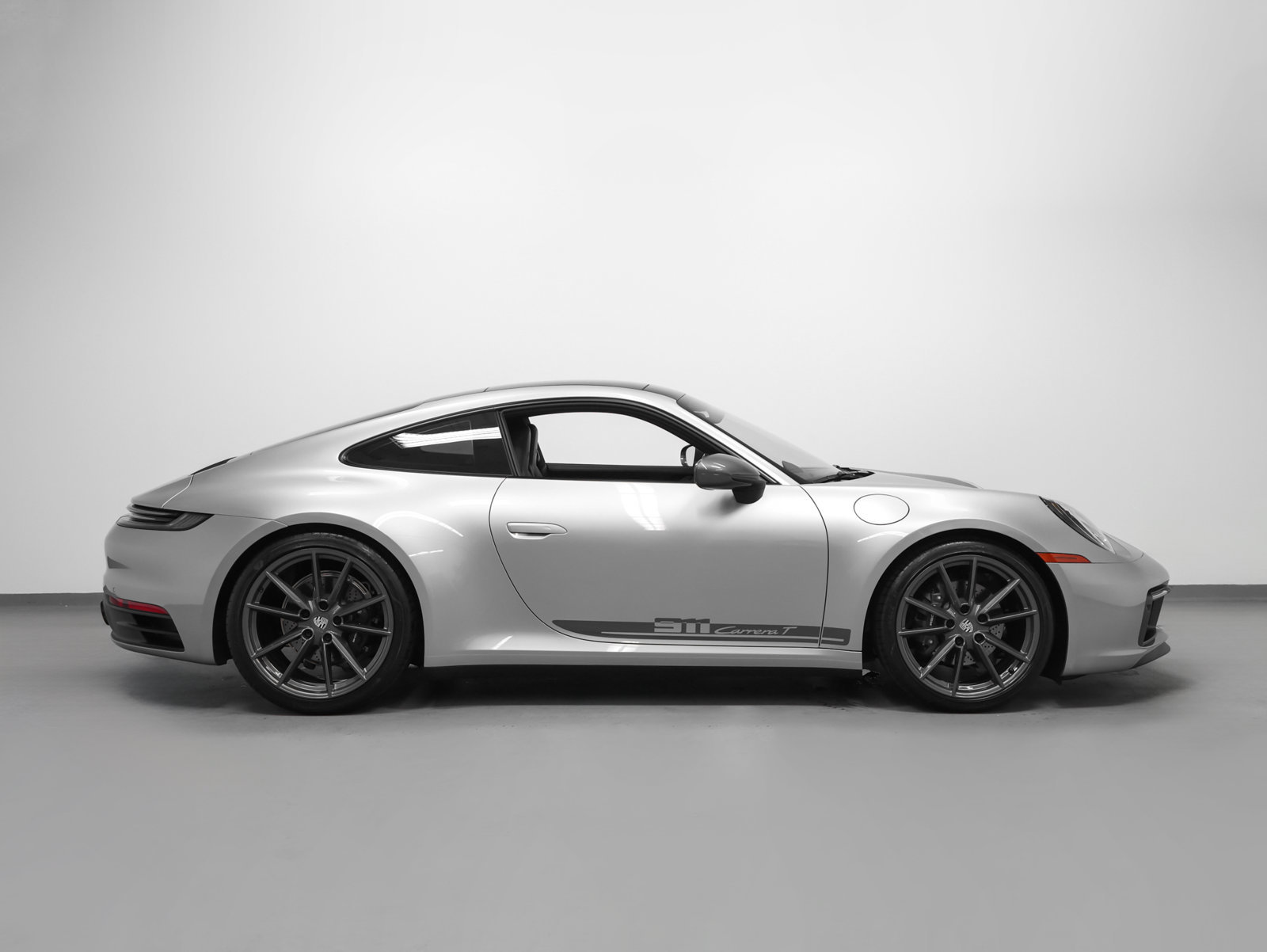 Certified 2024 Porsche 911 Carrera T RWD image 13