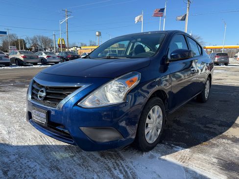 Used 2019 Nissan Versa SV image 7