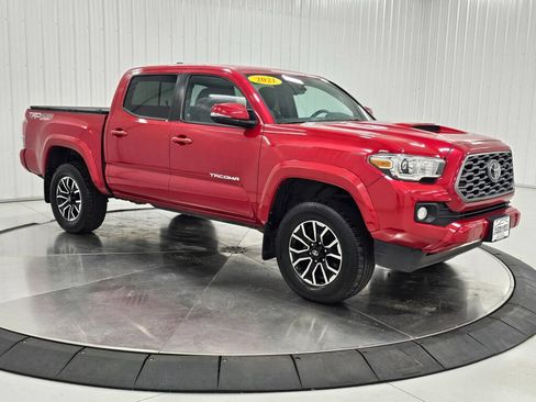 Used 2021 Toyota Tacoma TRD Sport AWD/4WD image 7
