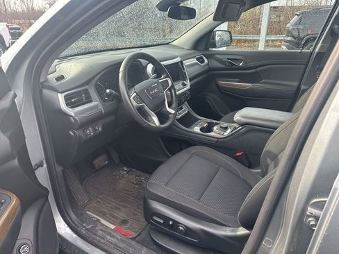 Used 2023 GMC Acadia SLE w/ Driver Convenience Package image 7