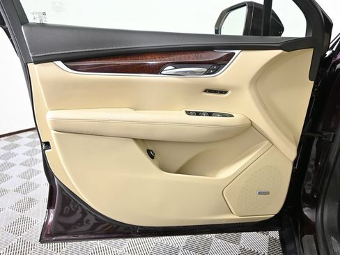 Used 2017 Cadillac XT5 Luxury w/ Driver Awareness Package AWD/4WD image 18