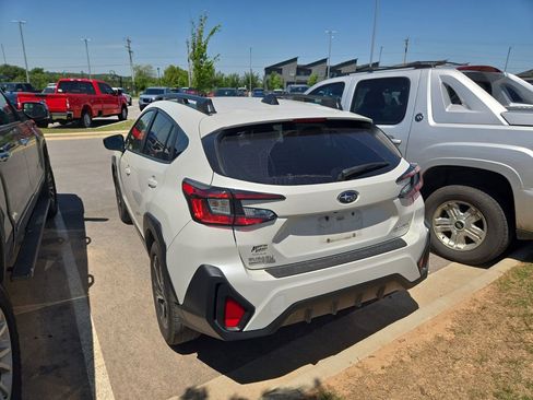 Used 2024 Subaru Crosstrek 2.0i Premium AWD/4WD image 2
