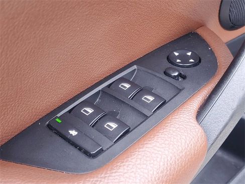 Used 2015 BMW X1 xDrive28i image 11