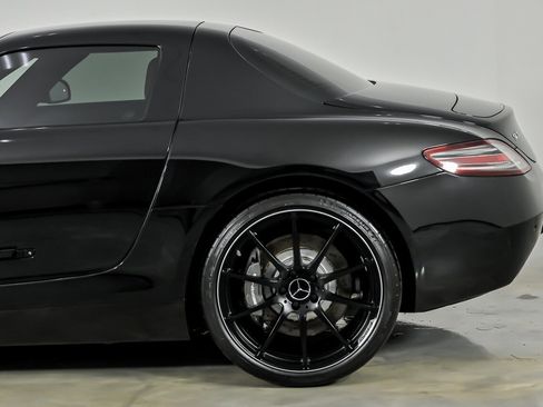 Used 2012 Mercedes-Benz SLS AMG Coupe image 10