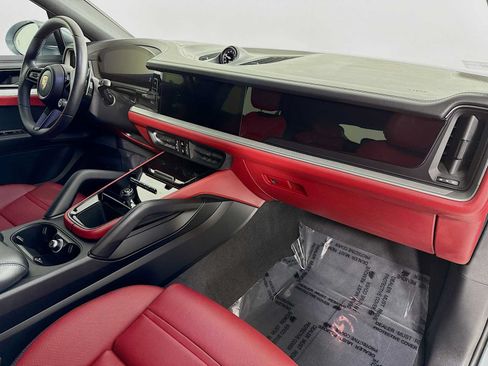 Certified 2026 Porsche Cayenne Coupe AWD/4WD image 29