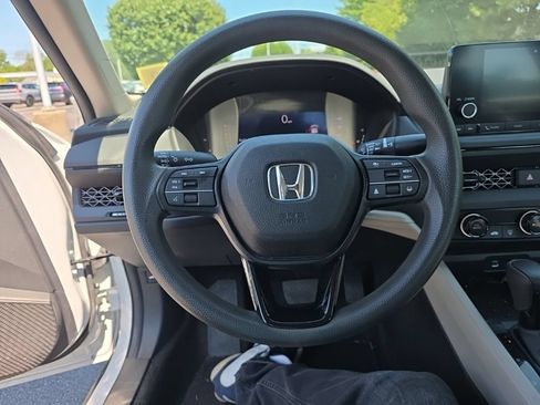 Certified 2023 Honda Accord LX image 13