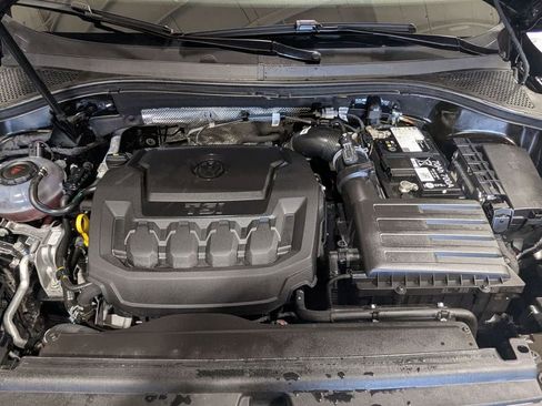 Used 2024 Volkswagen Tiguan SE R-Line image 34
