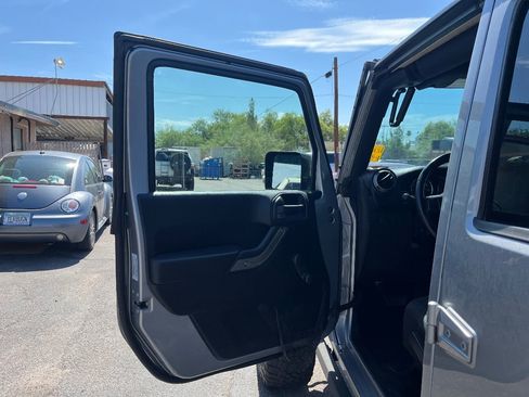 Used 2016 Jeep Wrangler Unlimited Sport w/ Max Tow Package AWD/4WD image 12