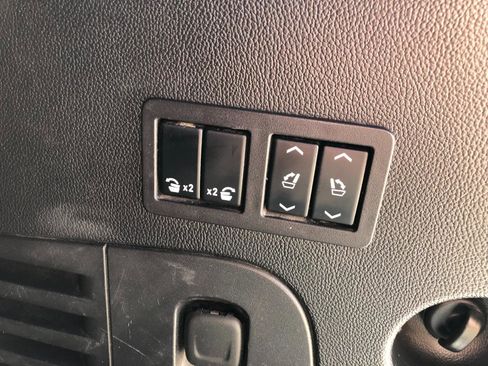 Used 2017 Chevrolet Tahoe Premier AWD/4WD image 43