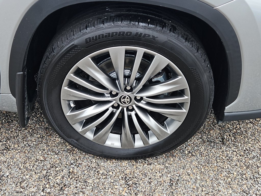 Used 2021 Toyota Highlander Platinum AWD/4WD image 10