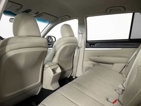 Used 2012 Subaru Outback 2.5i Premium w/ All-Weather Pkg AWD/4WD image 18