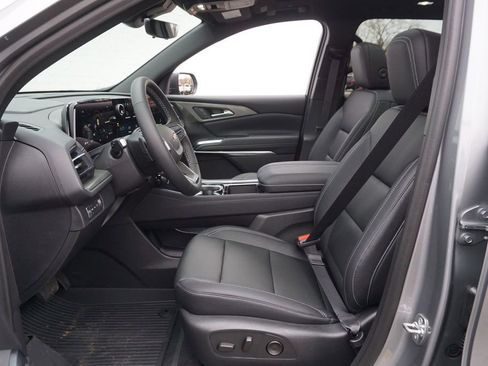 New 2026 Chevrolet Traverse LT image 8