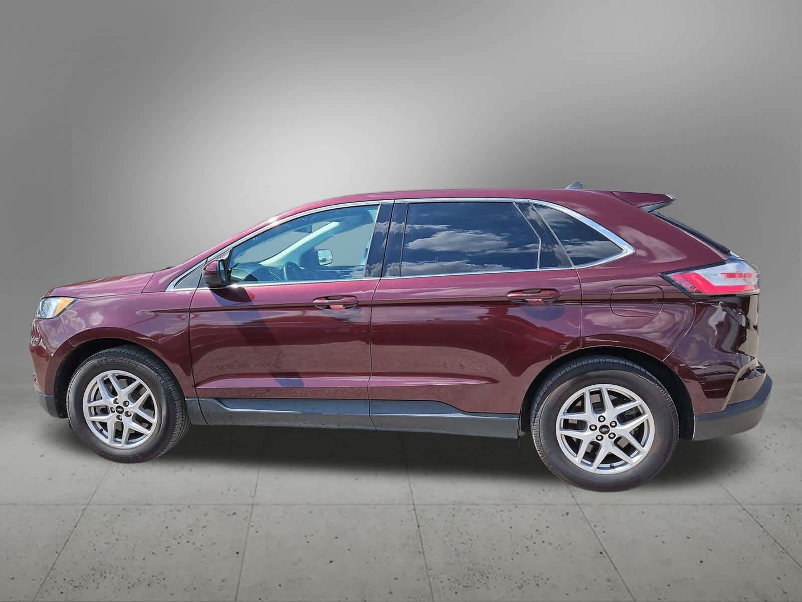 Used 2023 Ford Edge SEL AWD/4WD image 3