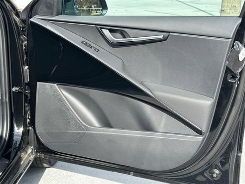 New 2025 Kia Niro EX image 13