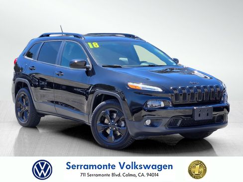 Used 2018 Jeep Cherokee Latitude w/ Altitude Package AWD/4WD image 1