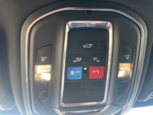 Used 2024 Jeep Wagoneer L Series II w/ Flexible Seating Group RWD image 24