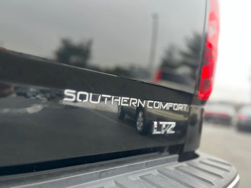 Used 2015 Chevrolet Silverado 1500 LTZ Z71 w/ LTZ Plus Package image 29