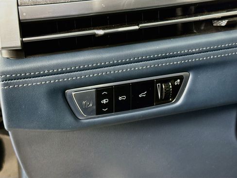 Used 2025 Cadillac Escalade IQ Sport 2 AWD/4WD image 12