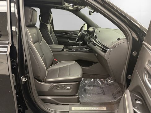 Used 2024 Cadillac Escalade Sport w/ LPO, ONYX Package AWD/4WD image 15