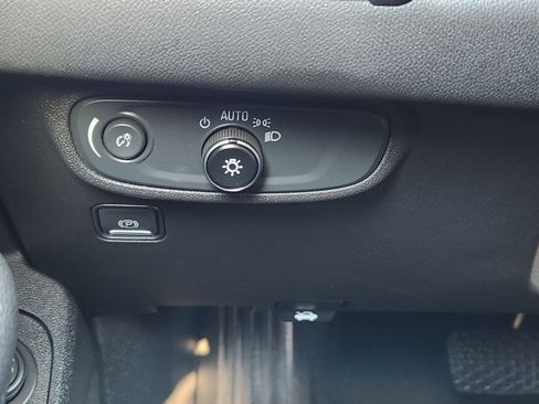 Certified 2022 GMC Terrain SLE w/ Driver Convenience Package image 22