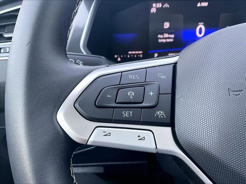 Used 2023 Volkswagen Tiguan SE image 21