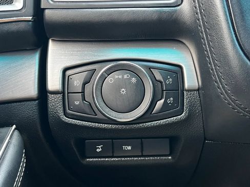 Used 2016 Ford Explorer Platinum AWD/4WD image 22