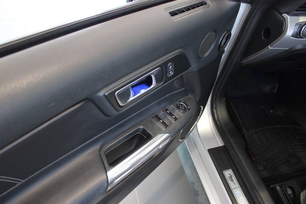 Used 2019 Ford Mustang Premium RWD image 35