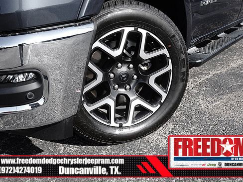 Used 2025 RAM 1500 Laramie AWD/4WD image 9