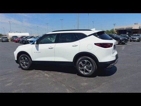 Used 2025 Chevrolet Blazer LT w/ Convenience Package AWD/4WD image 6