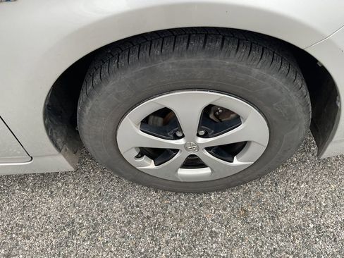 Used 2012 Toyota Prius Two image 11