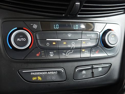 Used 2019 Ford Escape SE AWD/4WD image 40