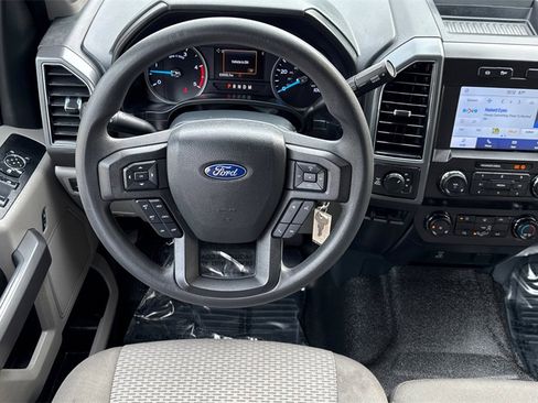 Used 2022 Ford F350 XLT w/ Camper Package image 16